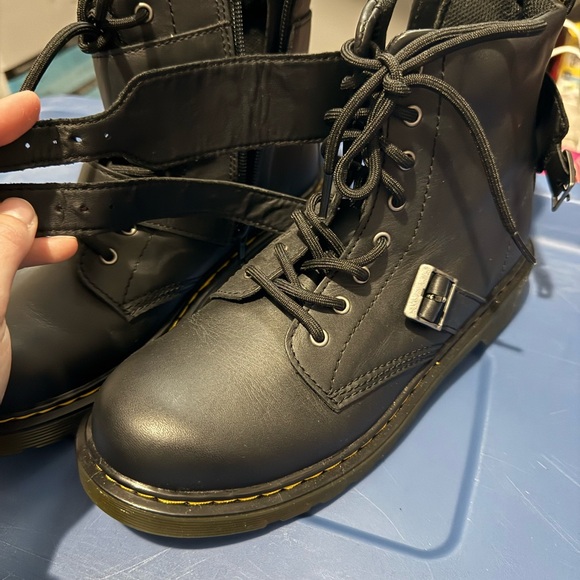 New Black Dr. Martens Airwave Strappy Boots Size 6 - Picture 6 of 8